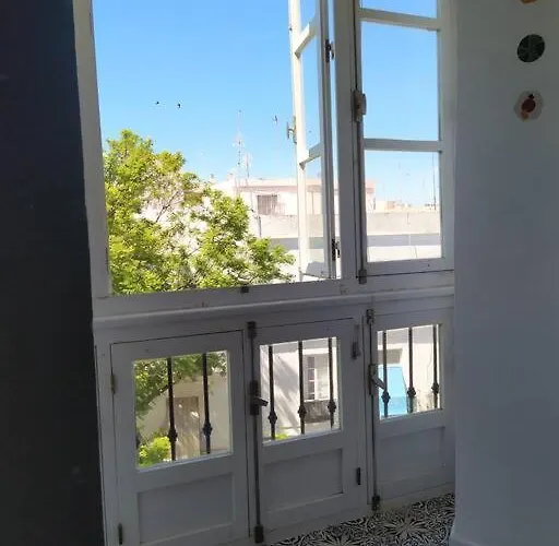 Espectacular Piso En La Misma Plaza Del Mentidero.