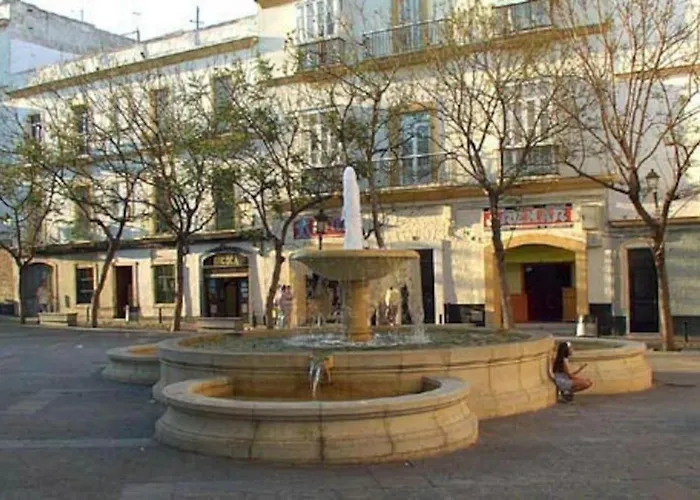 Espectacular Piso En La Misma Plaza Del Mentidero.