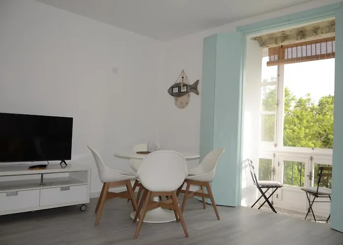 Espectacular Piso En La Misma Plaza Del Mentidero. Cádiz