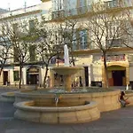 Espectacular Piso En La Misma Plaza Del Mentidero.