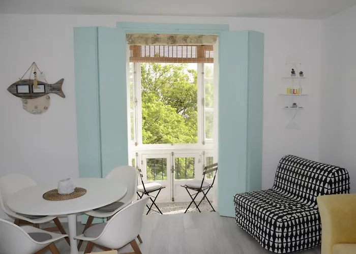 Espectacular Piso En La Misma Plaza Del Mentidero. * Cádiz