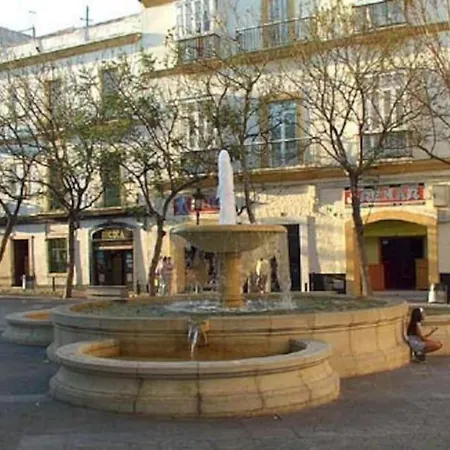 Espectacular Piso En La Misma Plaza Del Mentidero.